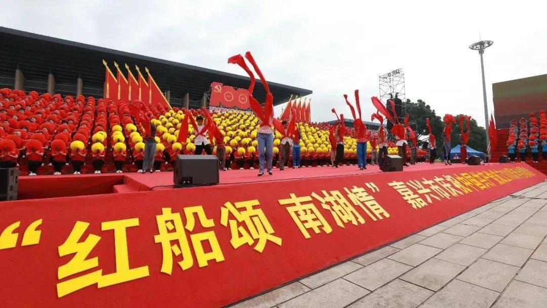 驼背、 O 型腿、近视眼,这是典型的儿童“学期病”啊!